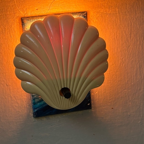 american tack hardware Other - Sea shell shape mermaidcore VTG 90’s nightlight american tack hardware